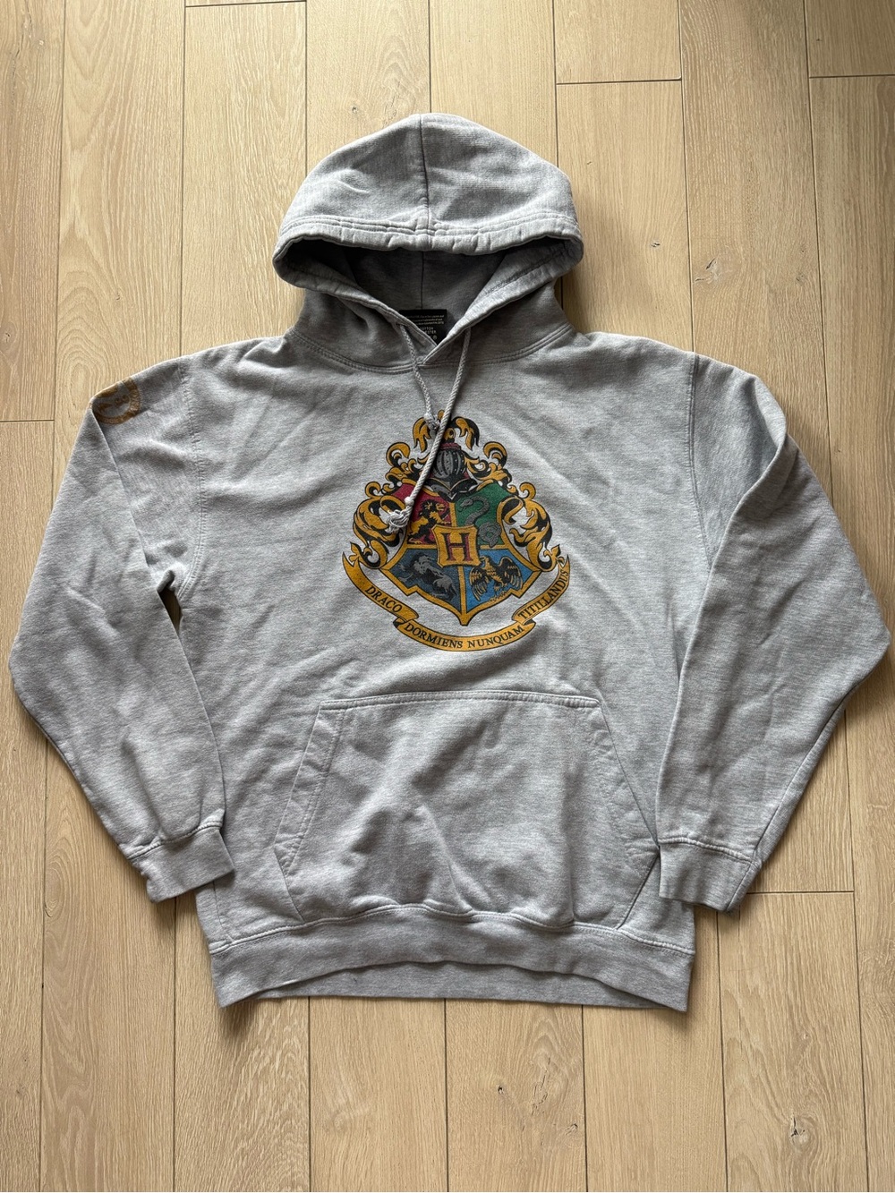 The Harry Potter Shop at Platform 9 3/4 Official Gray Hoodie Women’s Size Medium